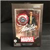 Image 1 : MARVEL LEGENDS SERIES STAN LEE SIGNED EXCLUSIVE 6" FIGURE