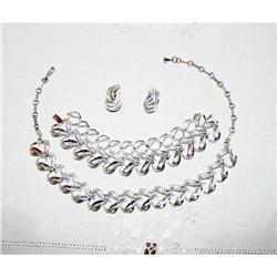 Fabulous Vintage Necklace Bracelet Earrings  #1132886
