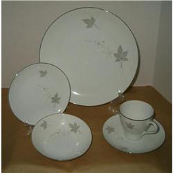 Six Mikasa 5 piece place settings/ Silver Maple#1169253