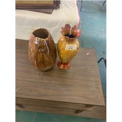 Seewai Art pottery 2 Vases