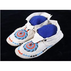 Montana Crow Key Hole Beaded Moccasins c 1940-1950
