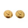 Image 2 : Chanel Vintage Gold CC Rope Logo Round Clip On Earrings