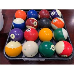 Rack of billiard balls set