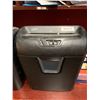 Image 1 : Staples Paper Shredder