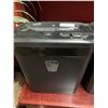 Image 1 : Staples Paper Shredder