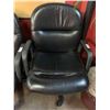 Image 1 : Leather office chair