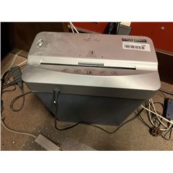 Staples paper shredder