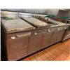 Image 2 : Quest 5 bank gas deep fry system . includes baskets. buyer must drain oil responsibly. â€‹â€‹â€‹â€‹â