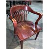 Image 3 : Solid Oak Slate Back Restaurant Arm Chair