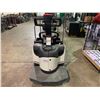 Image 2 : CROWN 4500 SERIES 48" FORK RIDE ON ELECTRIC PALLET MOVER WITH BATTERY-MATE 100 510M1-12G CHARGER