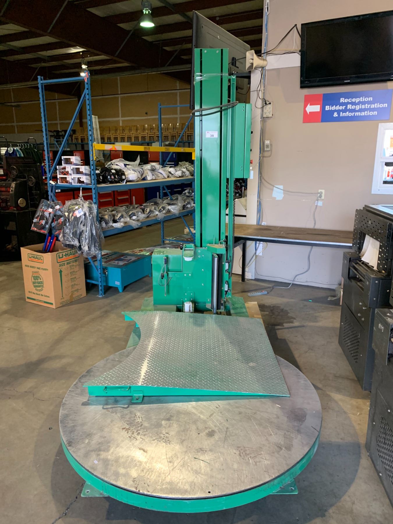 GREEN PREDATOR SS SIMPLIFIED STRETCH INDUSTRIAL PALLET WRAPPER WITH RAMP