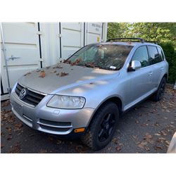 2004 VOLKSWAGEN TOUAREG 4 DOOR SILVER VIN#WVGBC67L74DO22834
