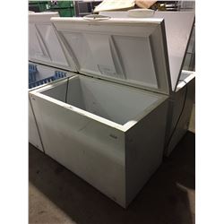 48"L X 27" X  35" WHITE CHEST FREEZER