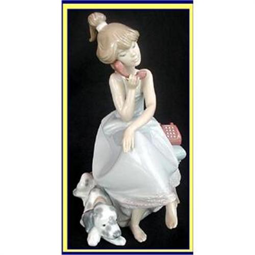 LLADRO FIGURINE TEEN GIRL PHONE DOG 5466 1180354