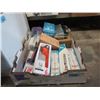 Image 1 : Box of Assorted Household Goods