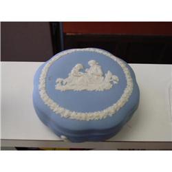 Wedgwood Jasperware Covered Scalloped Bonbon #1185405