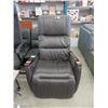 Image 1 : Power Recliner - Store Return