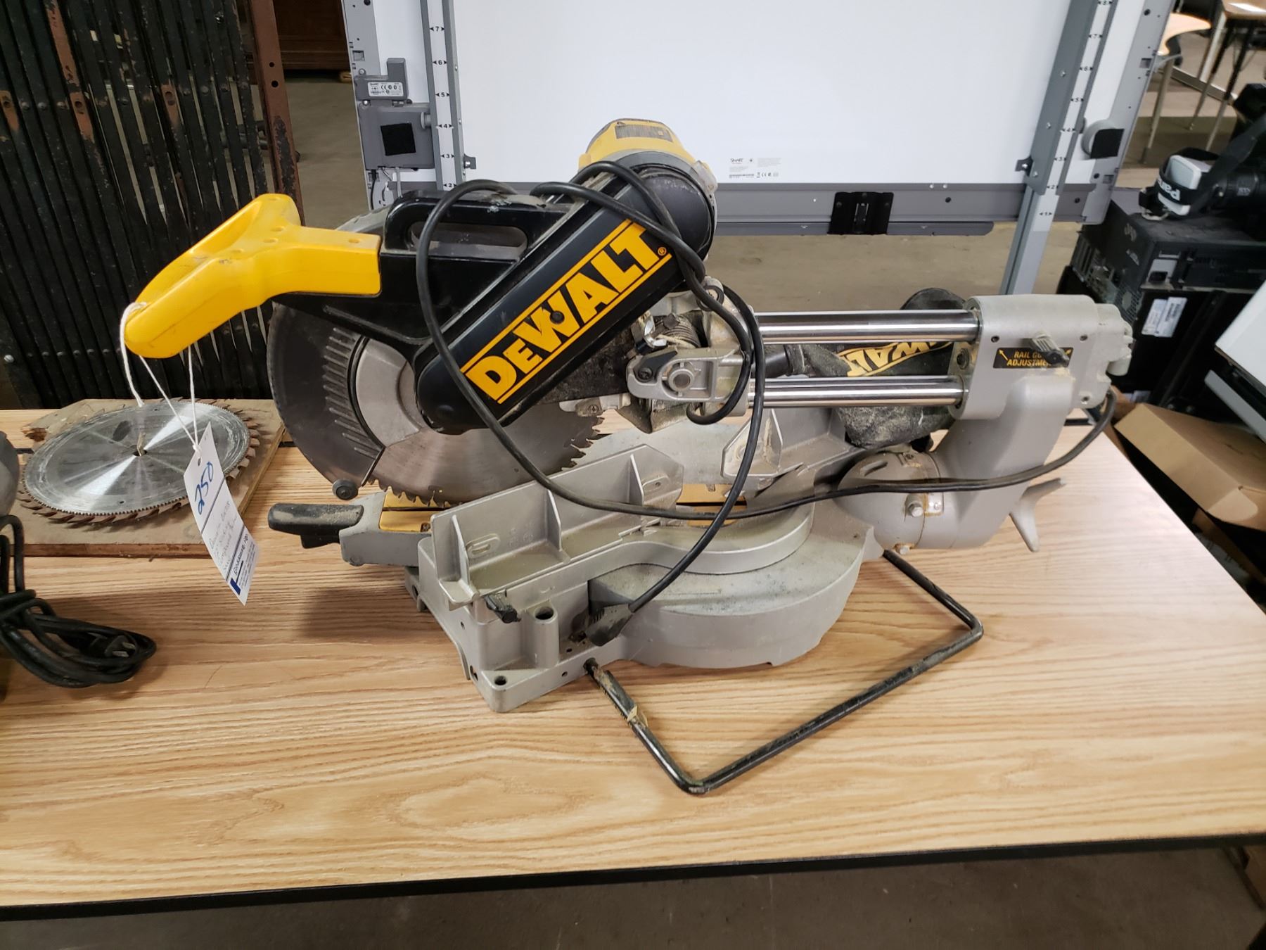 DEWALT DW708 12