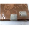 Image 2 : Autumn Vine Damask Tablecloth (60in x 104in)