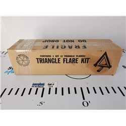 Grote Triangle Warning Kit #71422 * New in Box *