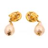 Image 2 : Chanel Vintage Gold Faux Pearl Tear Drop Clip On Earrings