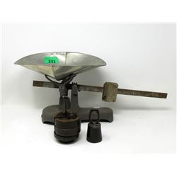Vintage Grocers Scale with 5 Weights