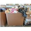 Image 1 : Skid of Amazon Overstock Goods
