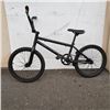 Image 1 : BLACK NO BRAND BMX BIKE