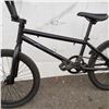 Image 2 : BLACK NO BRAND BMX BIKE