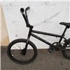 Image 3 : BLACK NO BRAND BMX BIKE