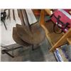 Image 2 : LOT OF GARDEN TOOLS, SHOVEL