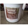 Image 2 : PAIL OF OIL CEDAR TREATMENT WITH SUNSCREEN