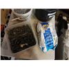 Image 2 : 3 PAILS OF NAILS