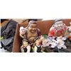Image 3 : 2 buddha figures and lot of collectibles