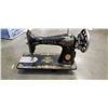 Image 1 : SINGER SEWING MACHINE - VINTAGE