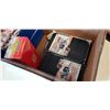 Image 3 : Box of 90s hockey cards