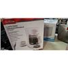 Image 2 : BOSS MARINE SPEAKERS, KITCHEN APPLIANCES, MINI RETRO FRIDGE