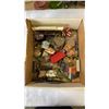 Image 2 : TRAY OF BELT BUCKLES, COLLECTABLES