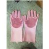 Image 3 : 5 PAIR OF NEW SILICONE DISHWASHING GLOVES WITH BUILT IN BRISTLES
