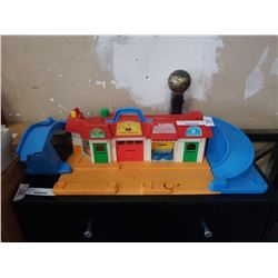 FISHER PRICE TOWN PLAY SET