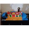 Image 1 : FISHER PRICE TOWN PLAY SET