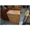 Image 3 : OAK 5 DRAWER CHEST OF DRAWERS