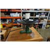 Image 1 : ANTIQUE SCALE