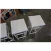 Image 4 : 4 WHITE BAR STOOLS