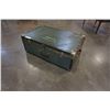 Image 2 : GREEN STORAGE TRUNK