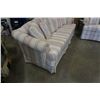 Image 4 : UPHOLSTERED SOFA AND LOVESEAT