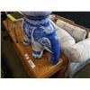 Image 2 : BLUE AND WHITE ELEPHANT STAND