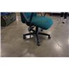 Image 4 : GREEN ROLLING OFFICE CHAIR