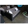 Image 3 : BRAND NEW PREMIUM OUTDOOR RATTAN LOVE SEAT RETAIL $699 W/ DARK GREY CUSHIONS AND 2 THROW PILLOWS - U