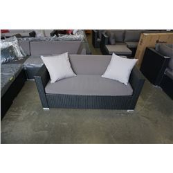 BRAND NEW PREMIUM OUTDOOR RATTAN LOVE SEAT RETAIL $699 W/ DARK GREY CUSHIONS AND 2 THROW PILLOWS - U